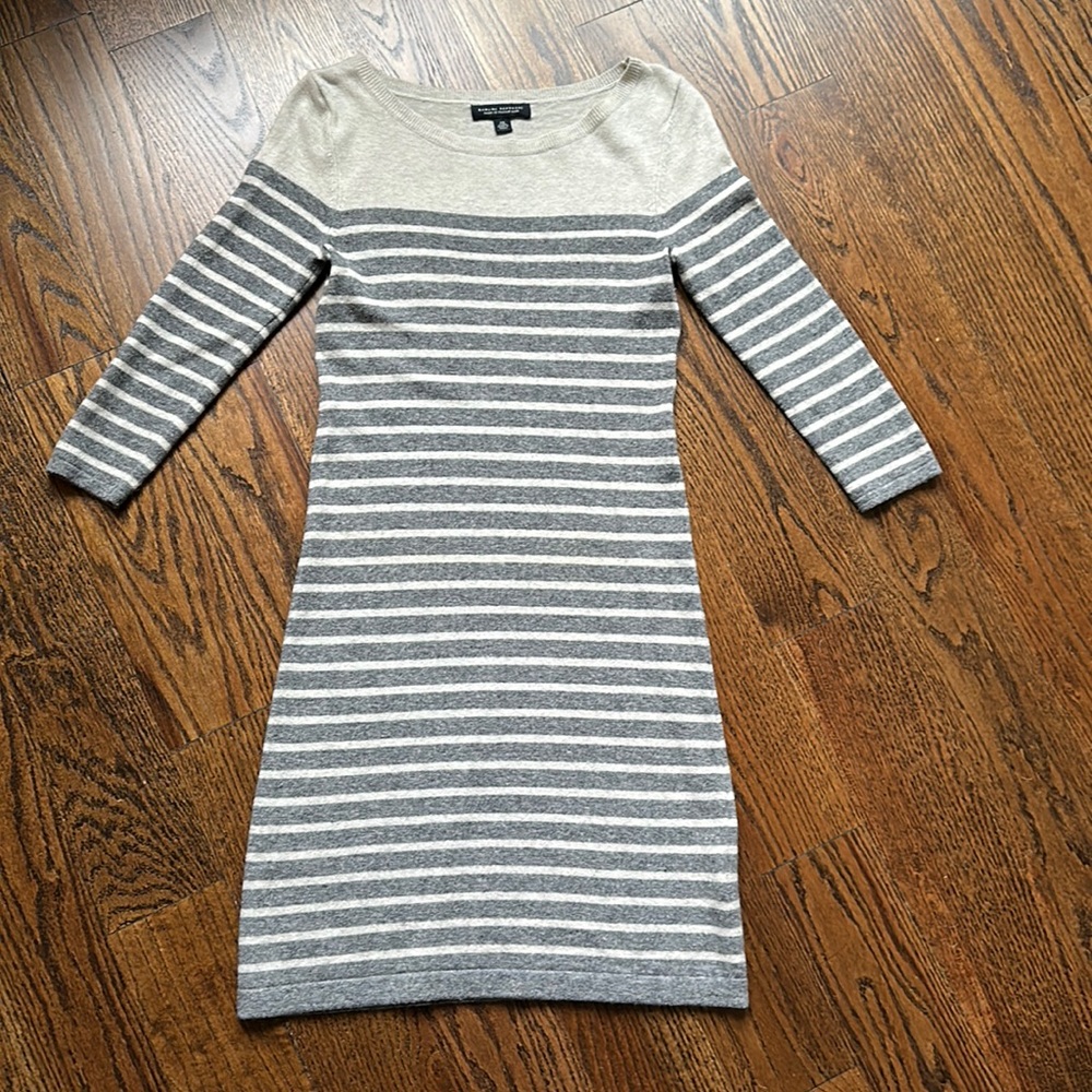 Banana Republic xs sweater dress of Italian wool. Excellent condition